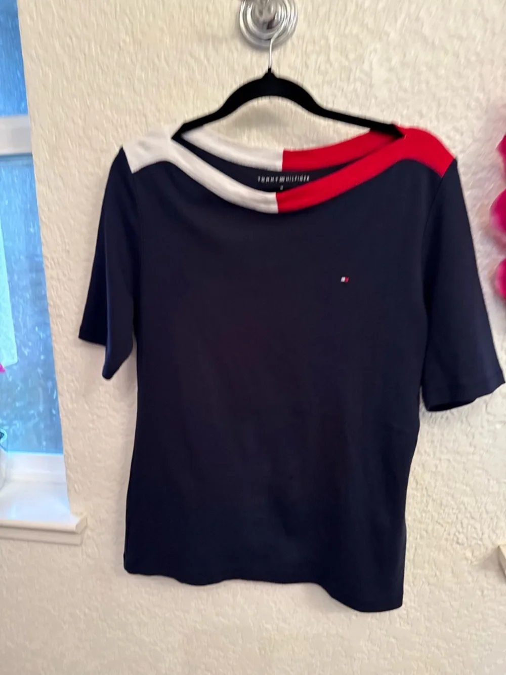 Tommy Hilfiger Navy Short-Sleeve Tee with Red & White Crew Neck Medium 💯% Cotton - Picture 5 of 16